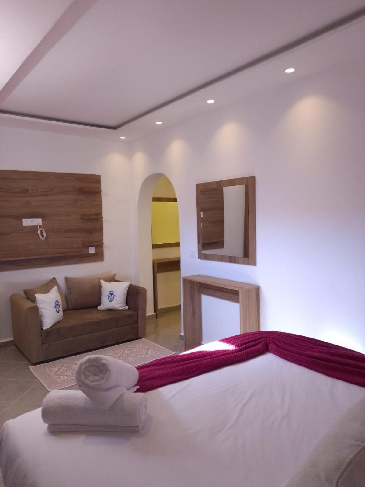 Hotel Mechouar Plaza Есувейра Екстериор снимка