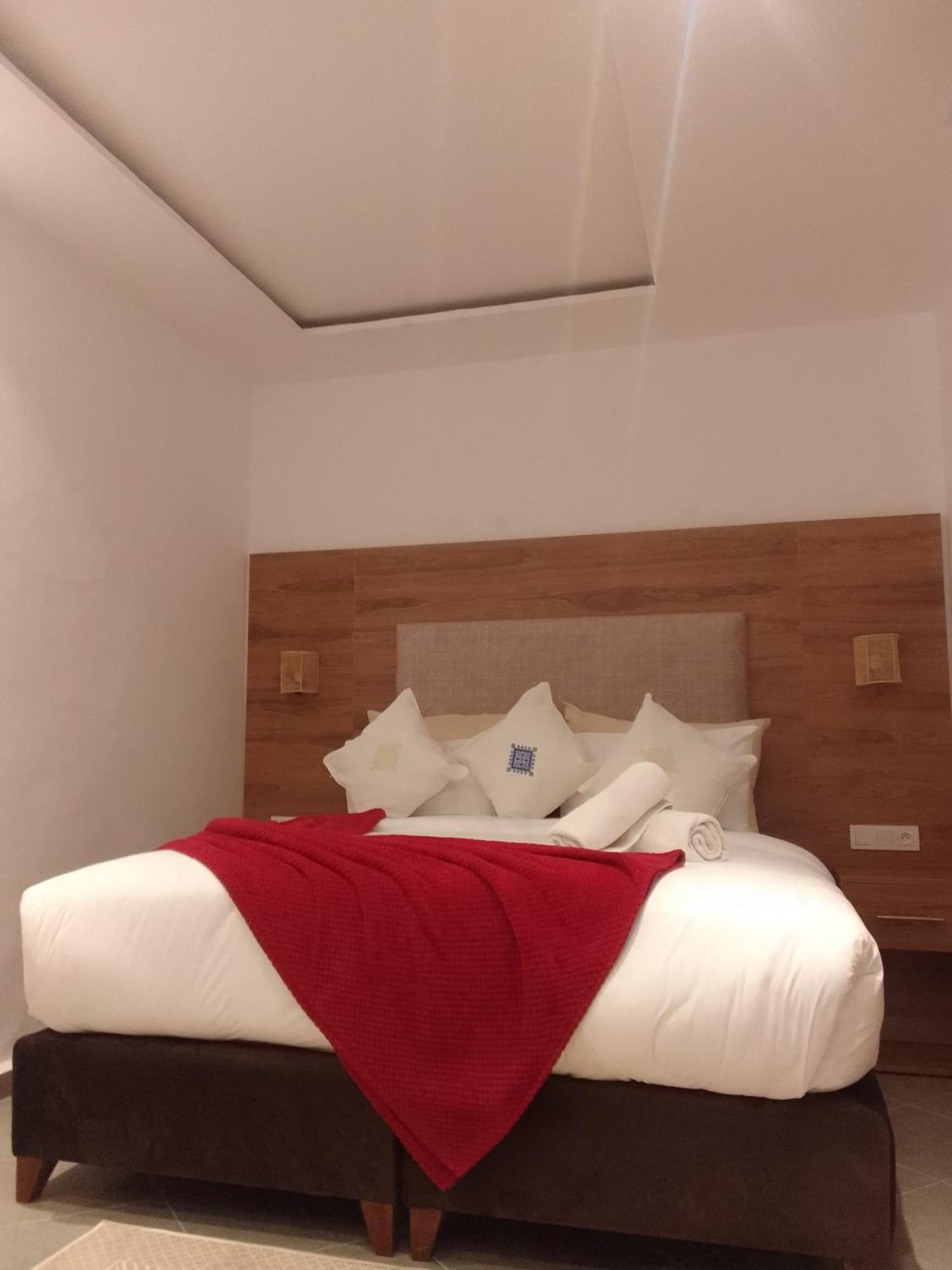 Hotel Mechouar Plaza Есувейра Екстериор снимка