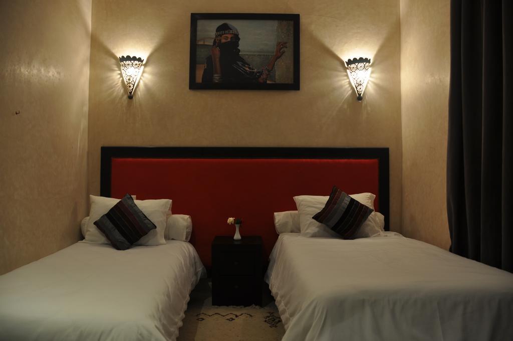 Hotel Mechouar Plaza Есувейра Екстериор снимка